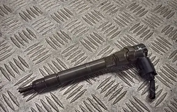 Chrysler PT Cruiser Fuel injectors set A6110700987