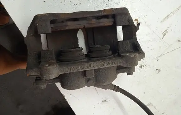 Opel Vivaro Front brake caliper VIVARO2009M