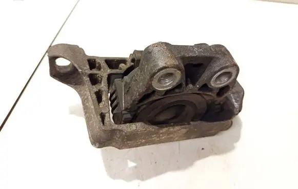 Engine mount bracket