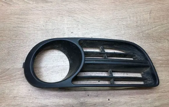 Skoda Fabia Mk1 (6Y) Front fog light trim/grill 6Y0853666F