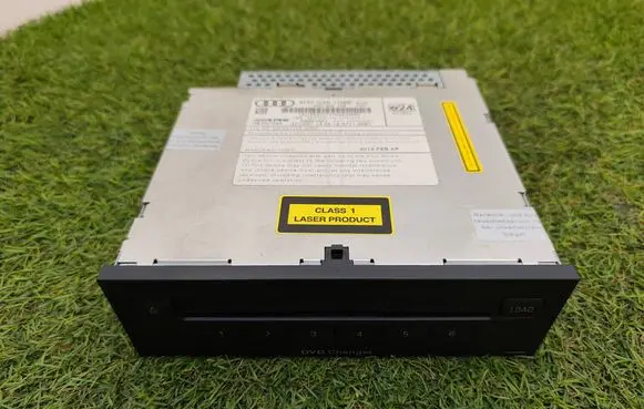 Audi A8 S8 D4 4H CD/DVD changer 4H0035108E AA001001 HEAD104A