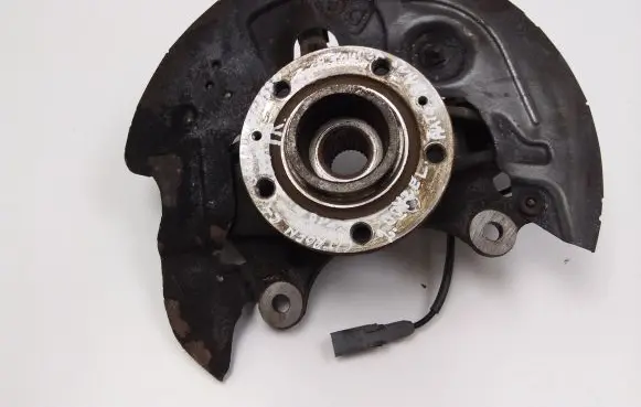 Citroen C4 II Picasso Front wheel hub