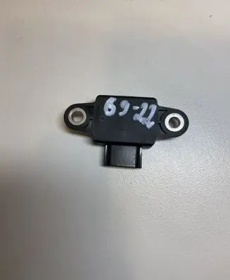 Mitsubishi L200 ESP acceleration yaw rate sensor 8651A059