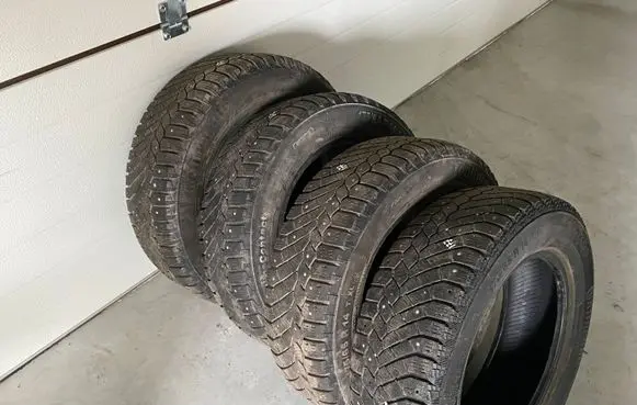 Volkswagen Golf IV R14 winter/snow tires with studs 17565R14