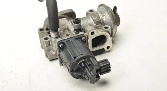 Peugeot 4008 EGR valve 1582A197