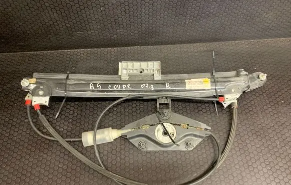 Audi A5 8T 8F Front door electric window regulator 8T0837462B 30042009 222688R