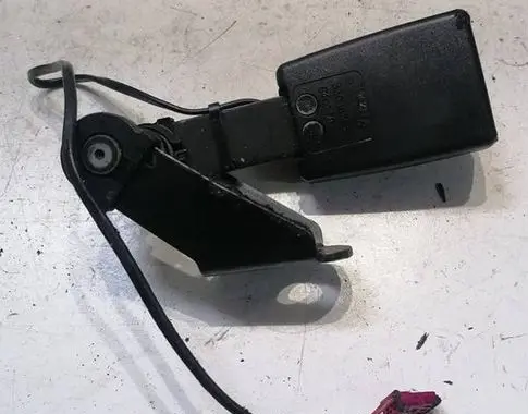BMW 7 E65 E66 Rear seatbelt buckle 9117209 33039583 29588