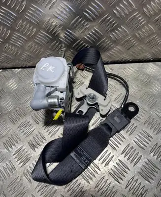 Subaru Outback (BS) Front seatbelt