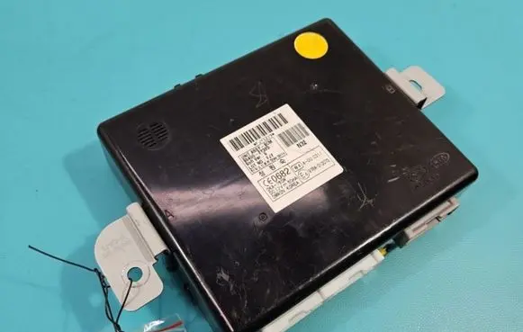 Hyundai ix35 Central body control module 95400-2Y320 IMPRK1359321
