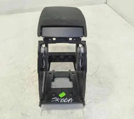 Skoda Octavia Mk2 (1Z) Armrest 1Z0864207D