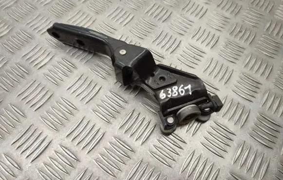 Volkswagen Caddy Sliding door middle roller runner 2K0843335A