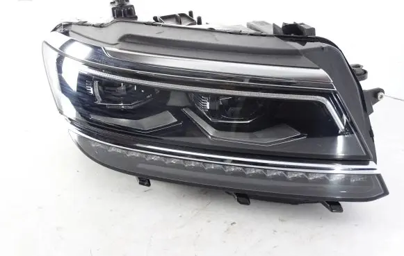 Volkswagen Tiguan Headlight/headlamp 5NB941082D