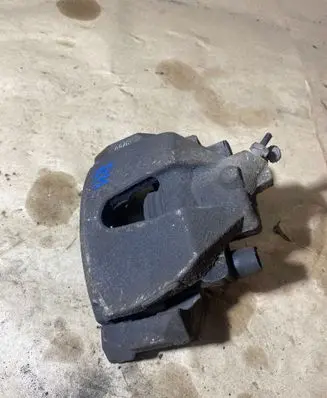 Ford Focus Front brake caliper A426X