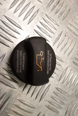 Audi A6 S6 C5 4B Oil filler cap 026103485K