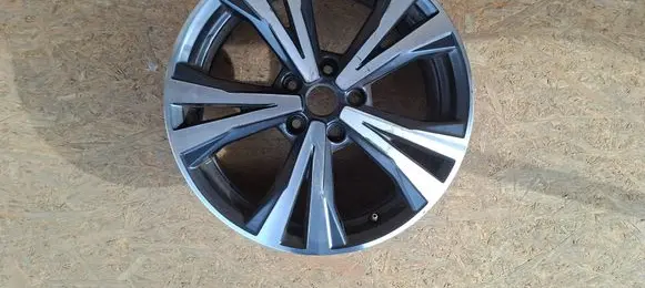 Nissan X-Trail T32 R18 alloy rim N768019 B010827
