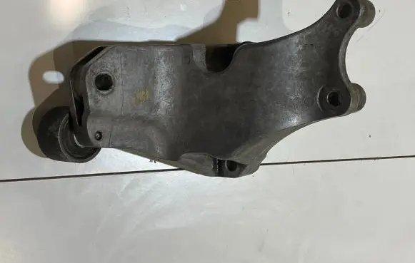 Ford Mustang VI Engine mounting bracket FR3C6037CA