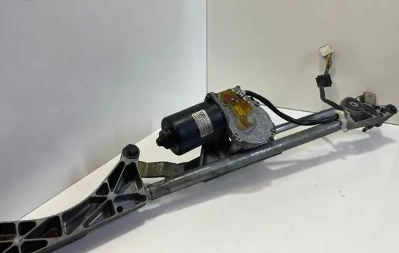 Mercedes-Benz C W203 Front wiper linkage and motor 404518 A2038200342