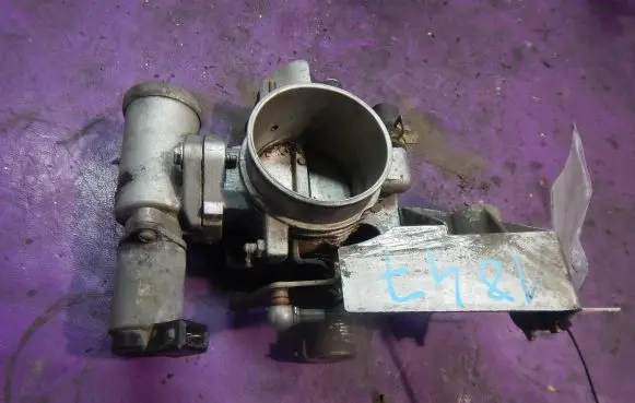 Opel Astra F Throttle body valve 