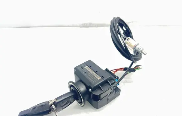Mercedes-Benz CLK A209 C209 Ignition lock 2095451708