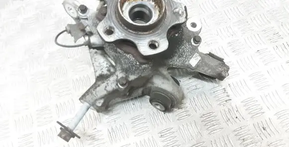 BMW 5 G30 G31 Rear wheel hub 6861138