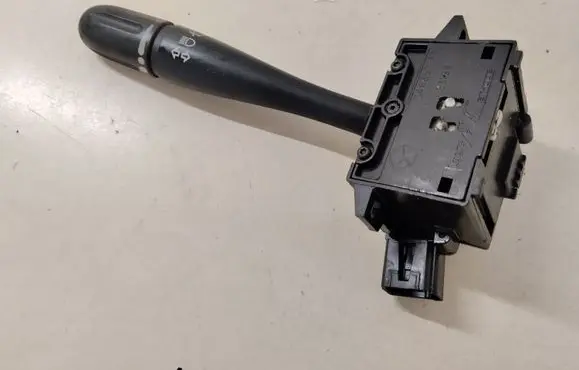 Chrysler Voyager Indicator stalk 04685711AA