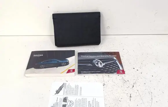 Opel Insignia B Owners service history hand book 
