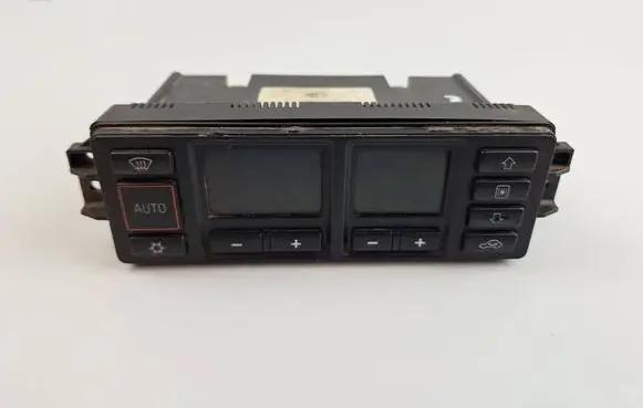 Volkswagen Golf V Climate control unit 8L0820043B