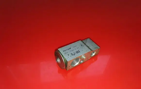 Subaru Tribeca Air conditioning (A/C) expansion valve J721