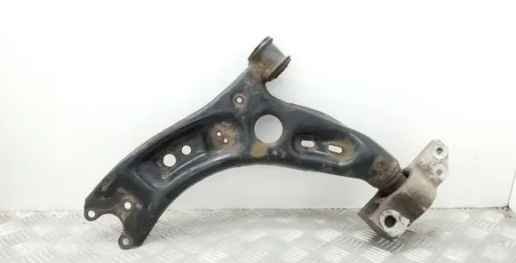 Volkswagen PASSAT B7 Front lower control arm/wishbone