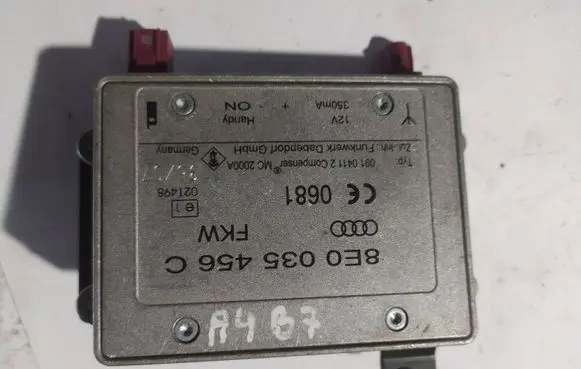 Audi A4 S4 B7 8E 8H Antenna control unit 8E0035456C 991980038