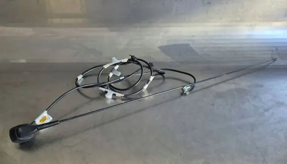 Toyota Aygo AB10 Radio antenna 