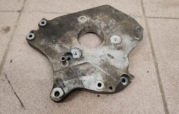 Mercedes-Benz A W169 Other cylinder head part A6400101935