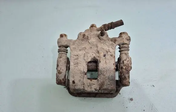 Nissan X-Trail T30 Rear brake caliper 