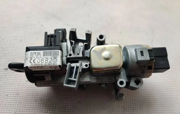 Mazda 2 Ignition lock gj6a66938a