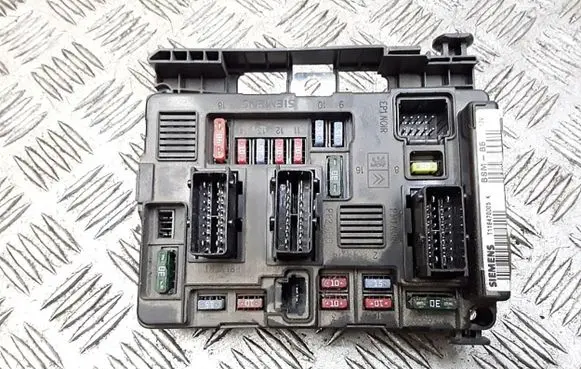 Citroen Berlingo Fuse module 9650618280