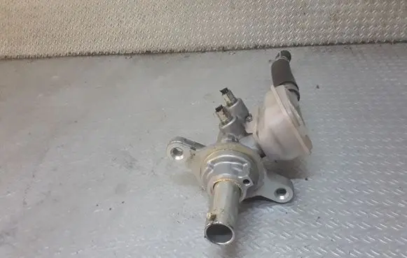 Mazda CX-7 Master brake cylinder