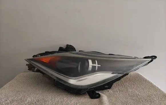 Toyota Aygo AB40 Headlight/headlamp
