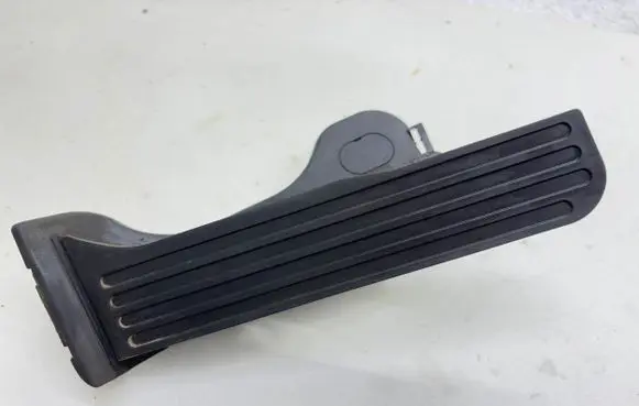 Skoda Octavia Mk2 (1Z) Accelerator throttle pedal 1K1723503L