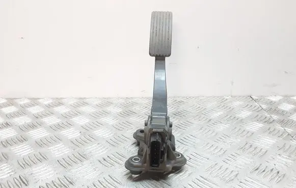 Mitsubishi Outlander Accelerator throttle pedal MN101544