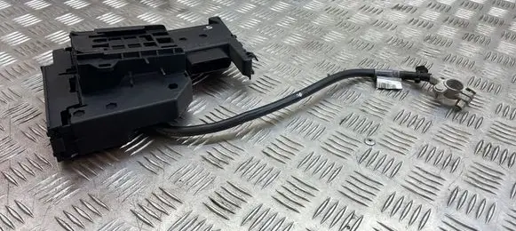 Mercedes-Benz C W204 Relay mounting block A2075400340