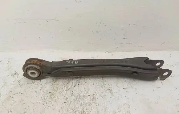 Mercedes-Benz C W204 Rear control arm A2043521488 A2043521288