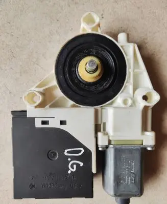 Audi A3 S3 8P Rear door window regulator motor 8P4959802B 8P4959802E