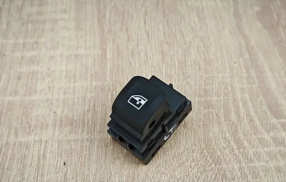 BMW 5 G30 G31 G38 Electric window control switch 9327031