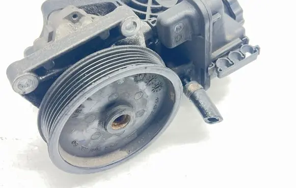 Mercedes-Benz C W204 Power steering pump A0064661501
