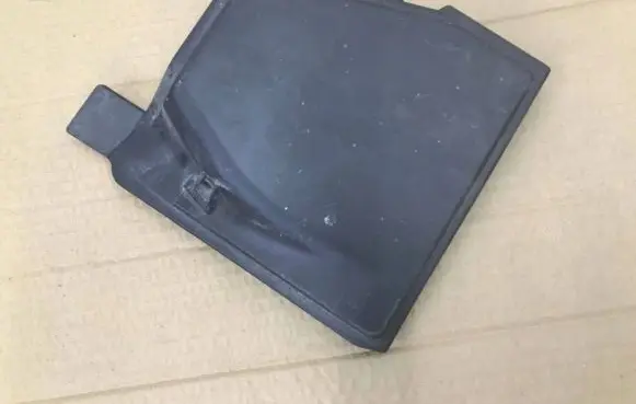 Dacia Sandero Fuse box cover 8200738818