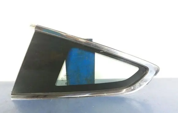 Ford Mustang VI Rear side window FR3B6329701C