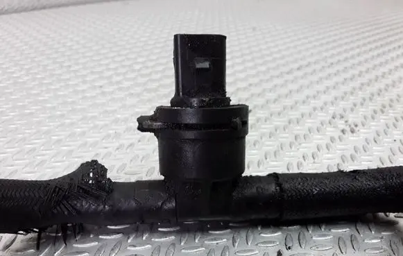 Volkswagen Sharan Fuel temperature sensor 038906081B