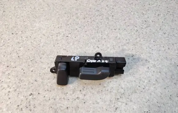 Infiniti Q50 Seat control switch 