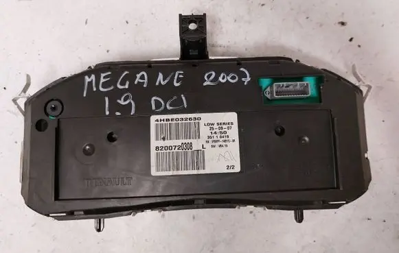 Renault Megane II Speedometer (instrument cluster) 8200720308 4HBE032630 35110419