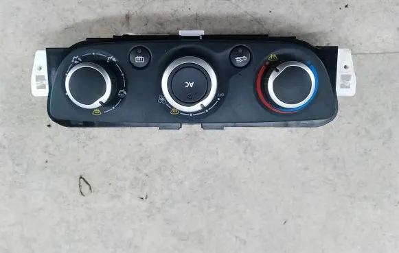 Renault Megane III Climate control/heater control trim E1072183A